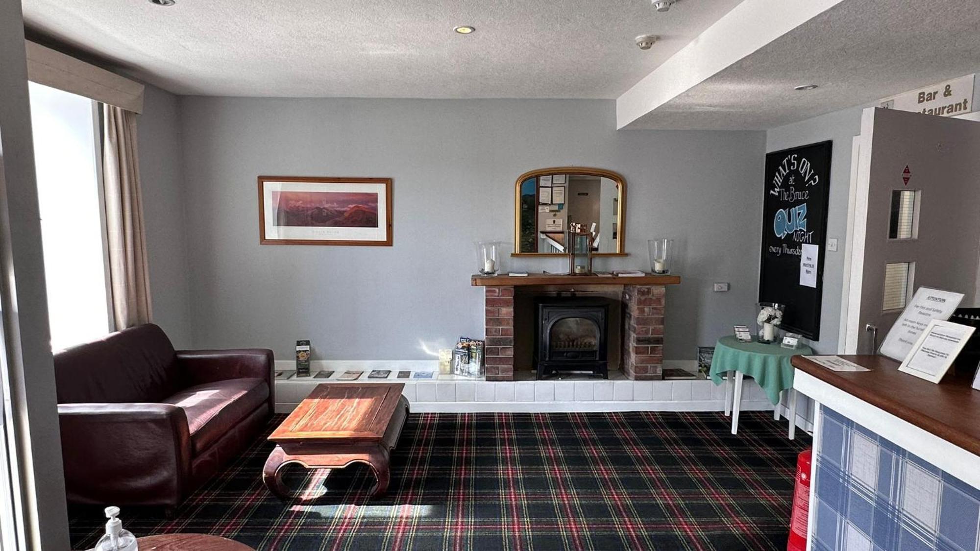 The Bruce Hotel Newton Stewart Exterior photo